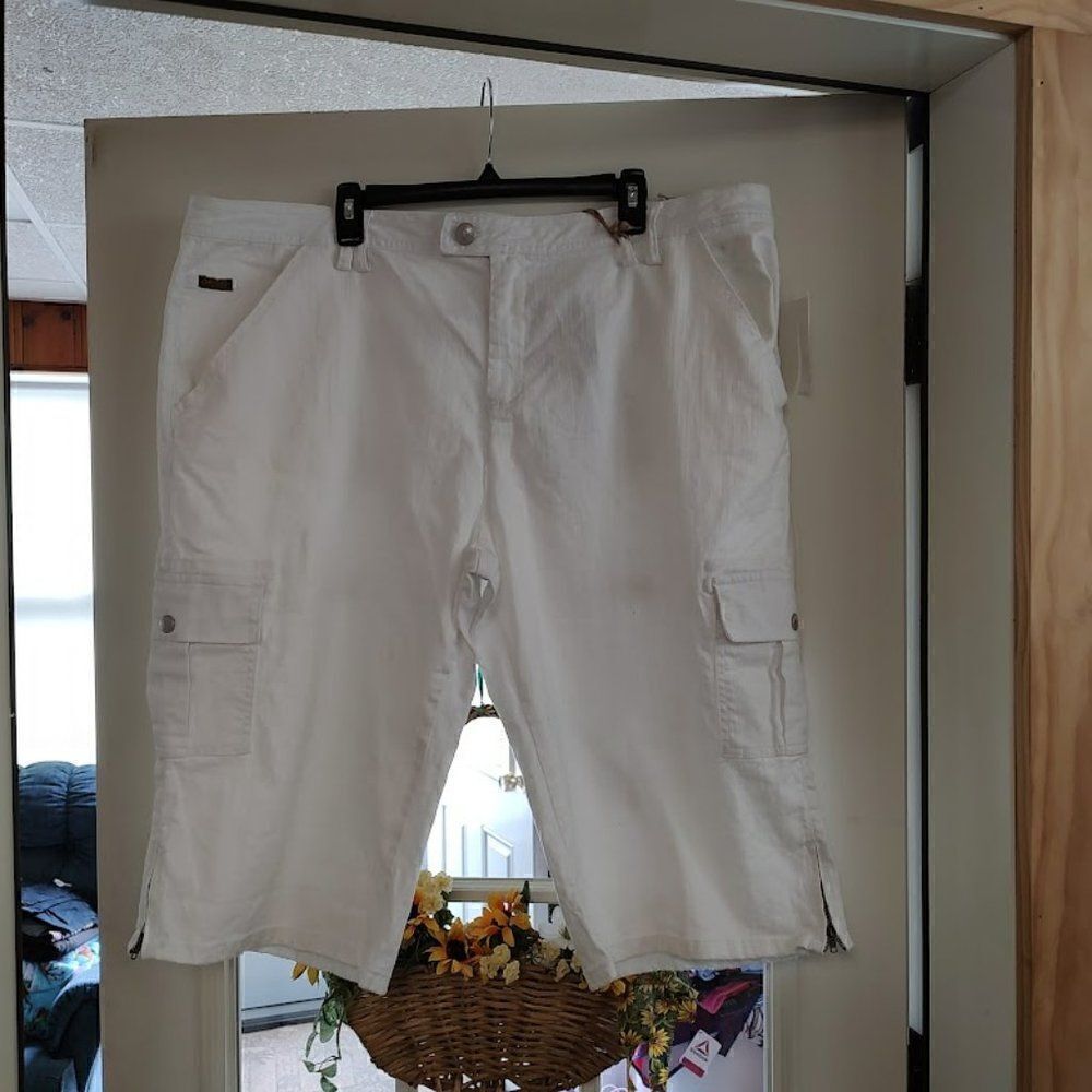 New Zana Di White Jean Capri's Size Women's 24